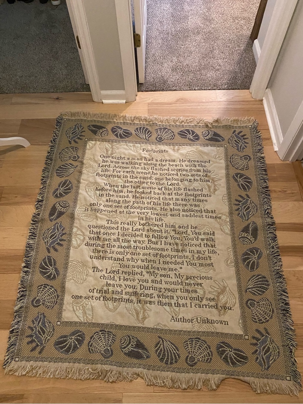 Woven 'Footprints' Tapestry Throw with Seashell Border - Neutral Tones